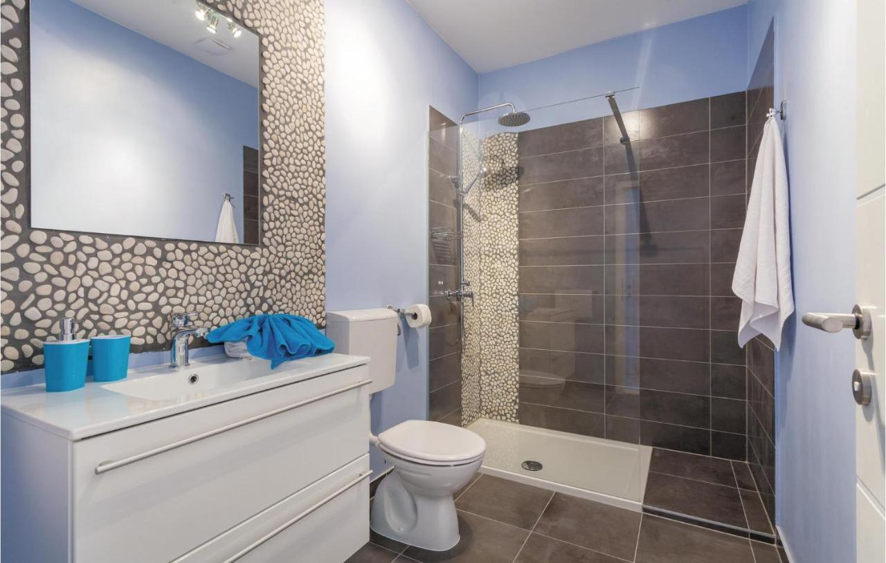 Lovely Apartment In Kastel Stafilic With Jacuzzi Kaštela المظهر الخارجي الصورة