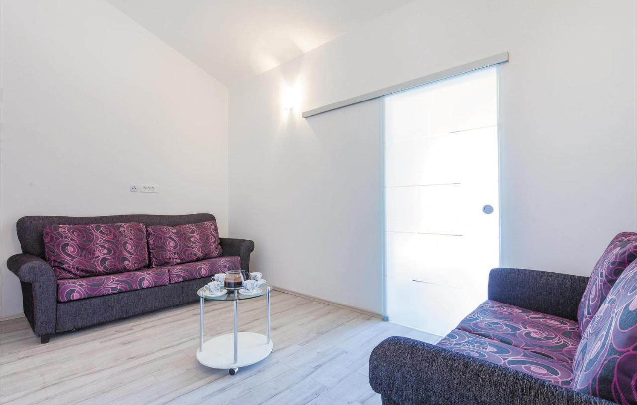 Lovely Apartment In Kastel Stafilic With Jacuzzi Kaštela المظهر الخارجي الصورة